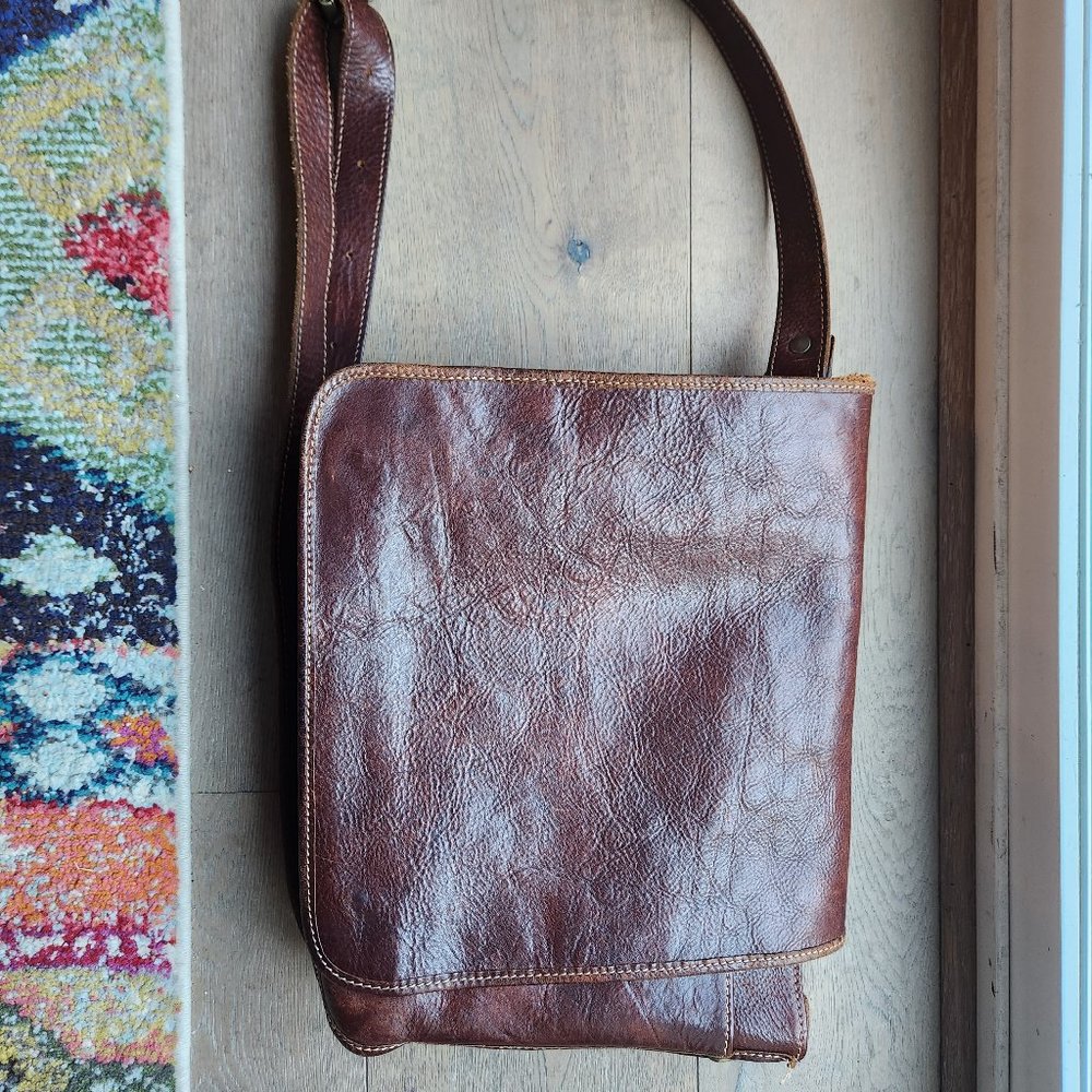 Encanto Italian Leather Men's Messenger Bag